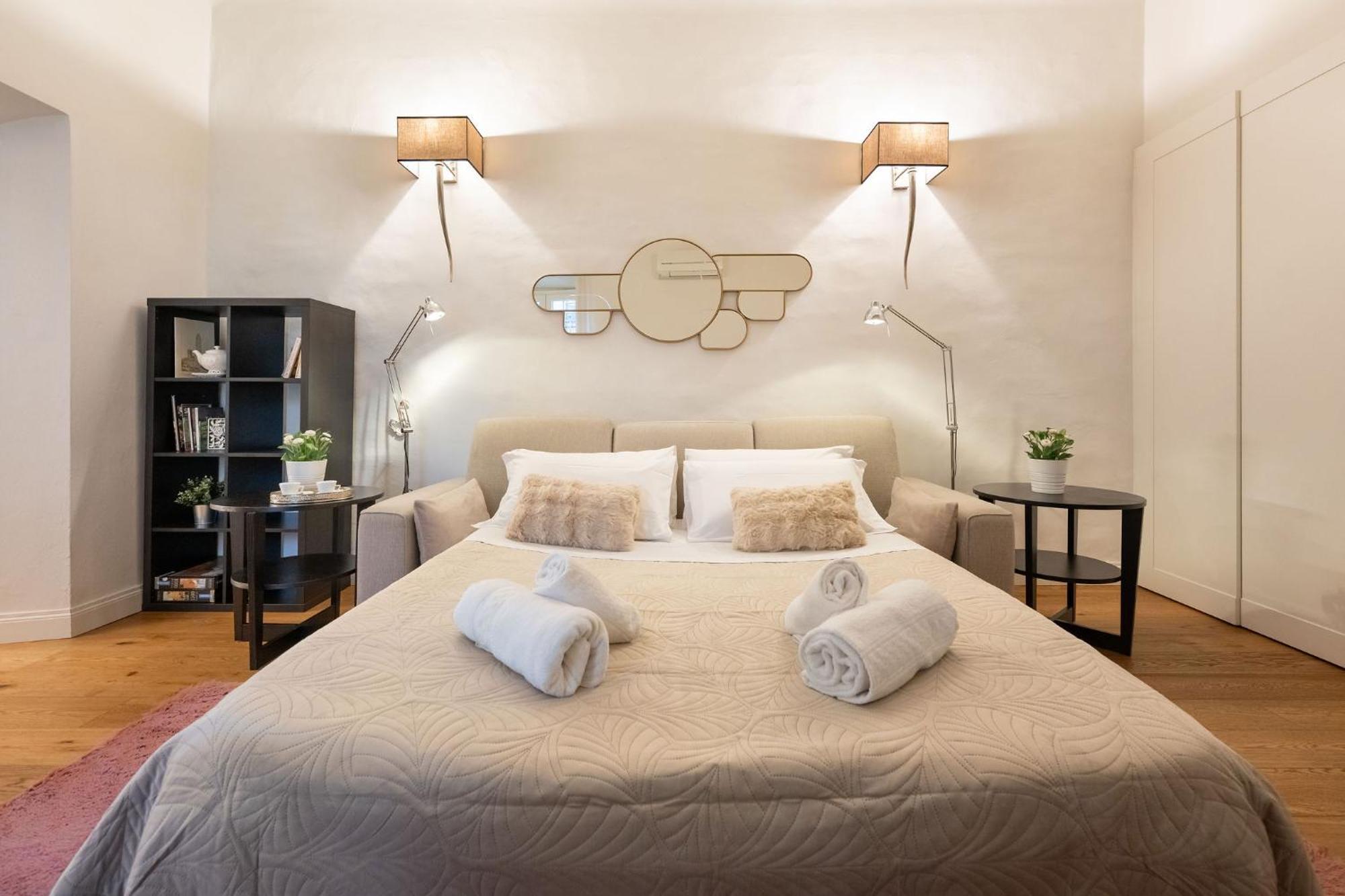 Tb-One Bedroom Luxury Apartment In The Fashion District Флоренция Екстериор снимка