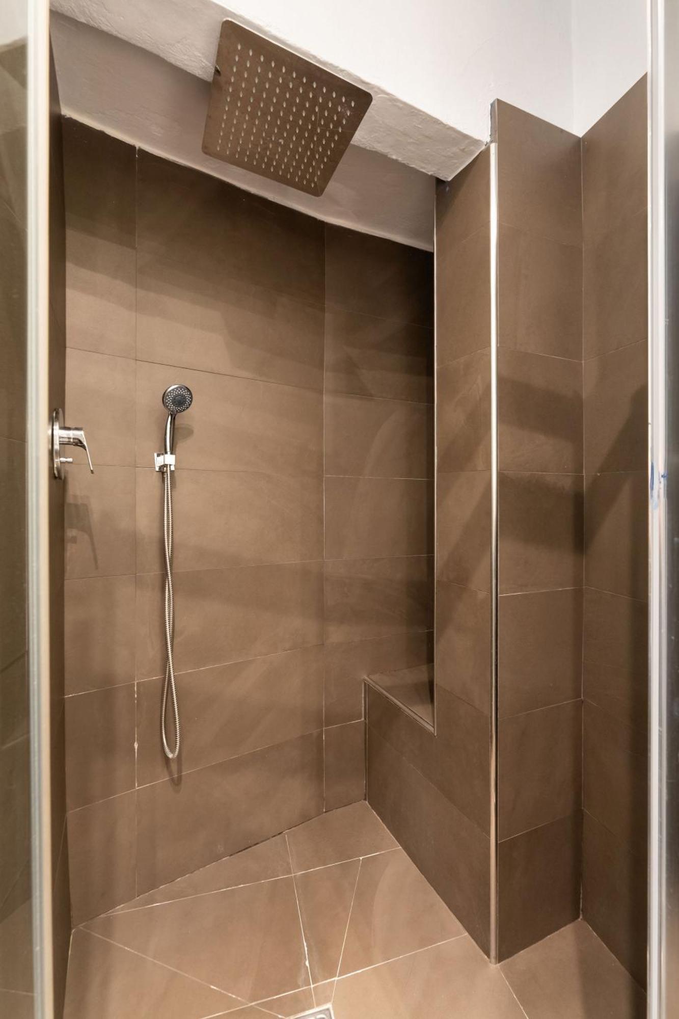 Tb-One Bedroom Luxury Apartment In The Fashion District Флоренция Екстериор снимка
