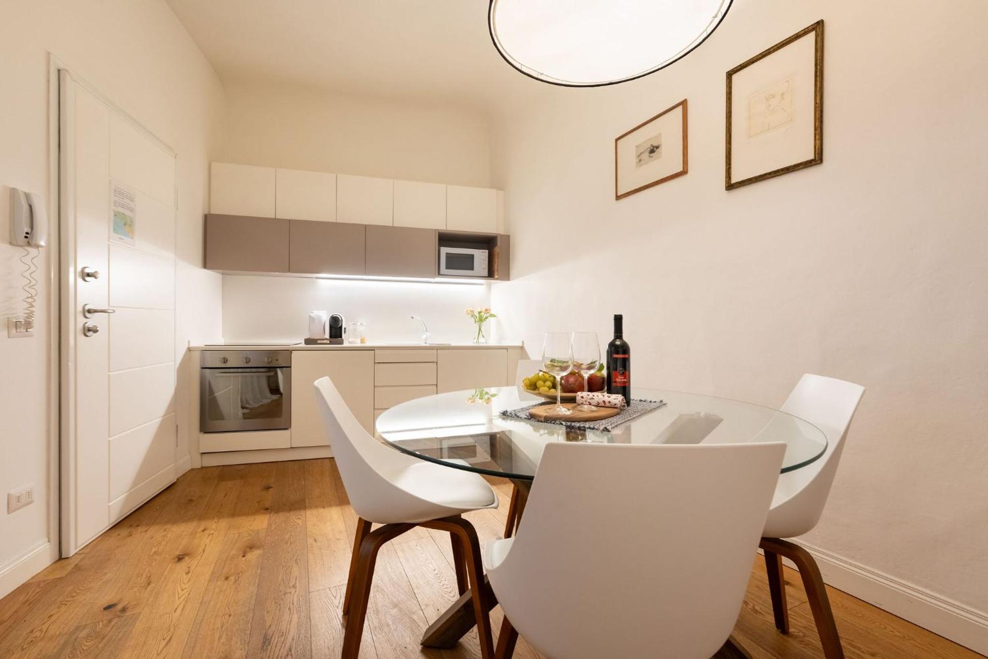 Tb-One Bedroom Luxury Apartment In The Fashion District Флоренция Екстериор снимка