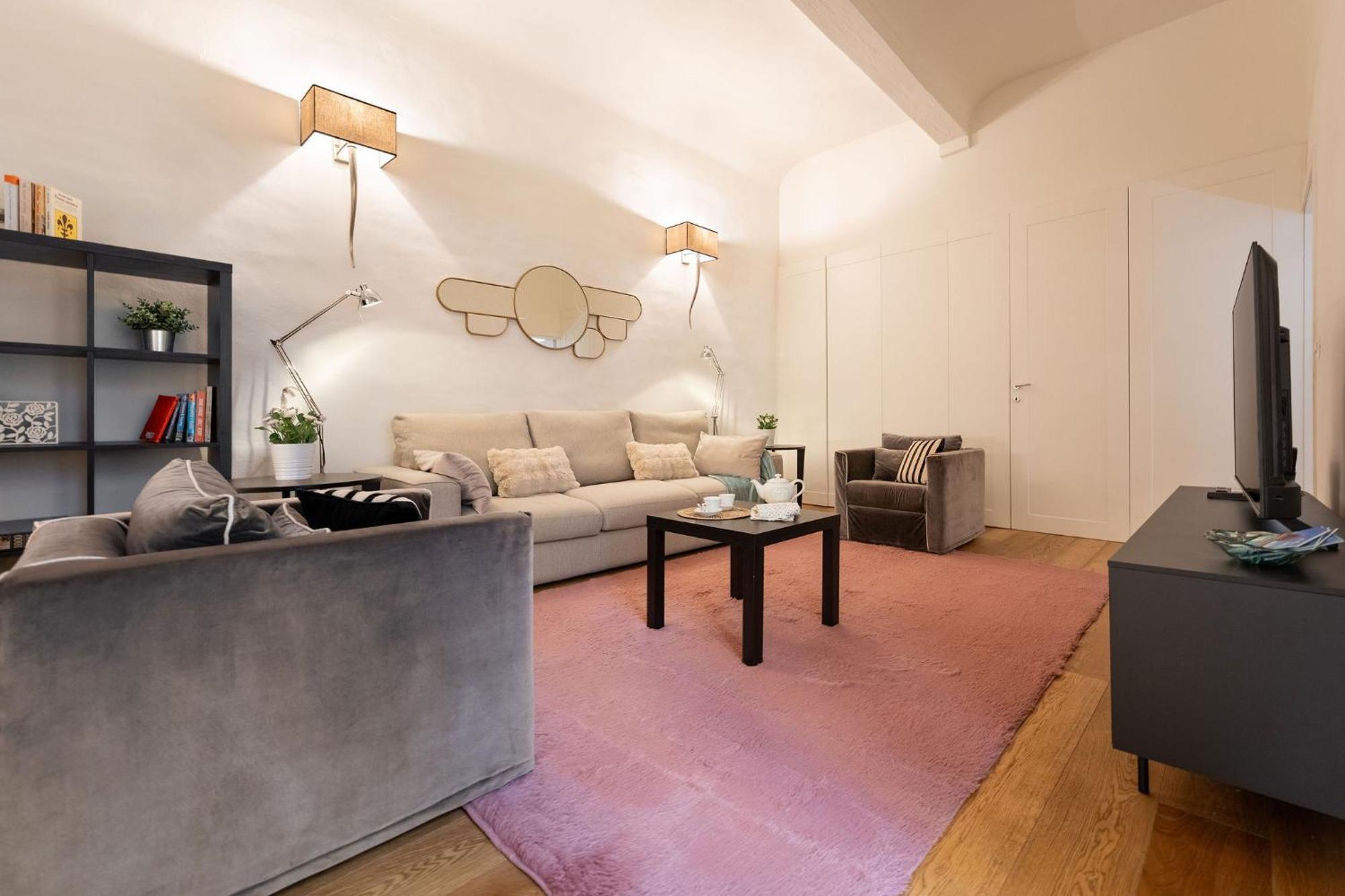 Tb-One Bedroom Luxury Apartment In The Fashion District Флоренция Екстериор снимка