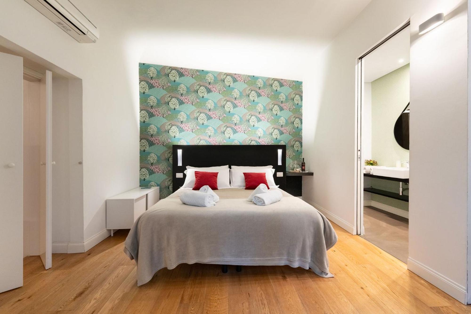 Tb-One Bedroom Luxury Apartment In The Fashion District Флоренция Екстериор снимка
