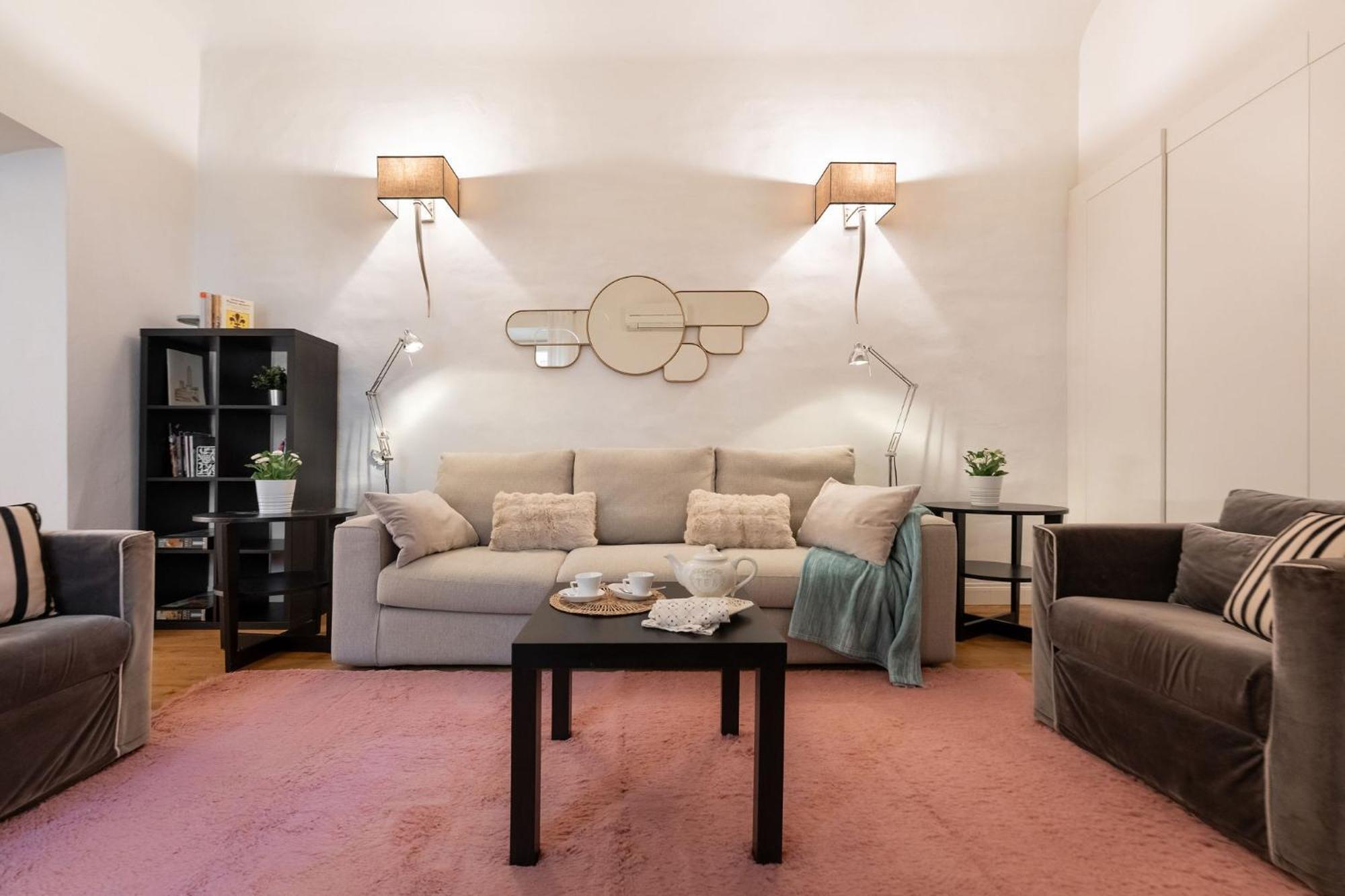 Tb-One Bedroom Luxury Apartment In The Fashion District Флоренция Екстериор снимка