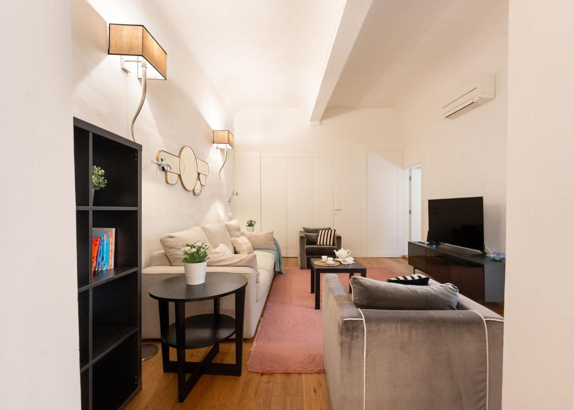 Tb-One Bedroom Luxury Apartment In The Fashion District Флоренция Екстериор снимка
